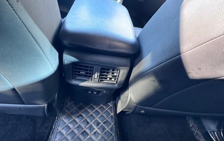 Toyota RAV4, 2020 год, 3 650 000 рублей, 16 фотография