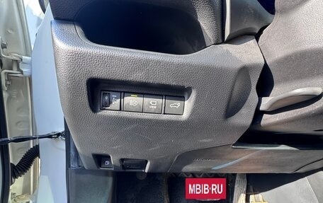 Toyota RAV4, 2020 год, 3 650 000 рублей, 20 фотография