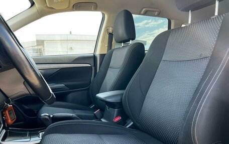 Mitsubishi Outlander III рестайлинг 3, 2018 год, 1 929 000 рублей, 8 фотография