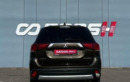 Mitsubishi Outlander III рестайлинг 3, 2018 год, 1 929 000 рублей, 4 фотография