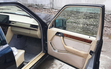 Mercedes-Benz E-Класс, 1993 год, 370 000 рублей, 5 фотография