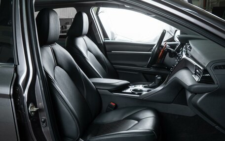 Toyota Camry, 2020 год, 3 250 000 рублей, 10 фотография