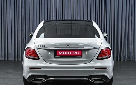 Mercedes-Benz E-Класс, 2018 год, 3 699 000 рублей, 4 фотография