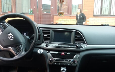 Hyundai Elantra VI рестайлинг, 2017 год, 1 170 000 рублей, 7 фотография