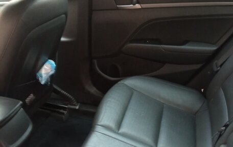 Hyundai Elantra VI рестайлинг, 2017 год, 1 170 000 рублей, 8 фотография