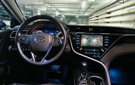 Toyota Camry, 2020 год, 3 899 000 рублей, 2 фотография