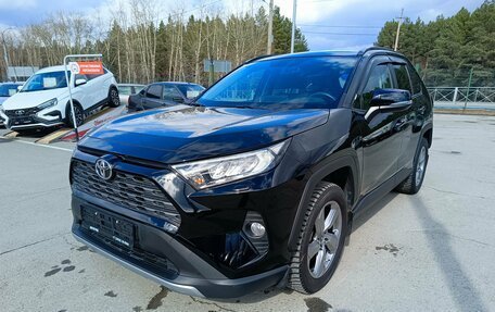 Toyota RAV4, 2021 год, 3 399 995 рублей, 3 фотография