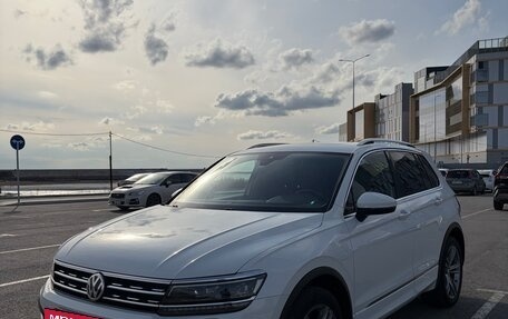 Volkswagen Tiguan II, 2019 год, 3 400 000 рублей, 3 фотография