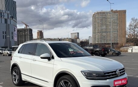 Volkswagen Tiguan II, 2019 год, 3 400 000 рублей, 2 фотография