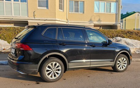 Volkswagen Tiguan II, 2020 год, 2 800 000 рублей, 2 фотография