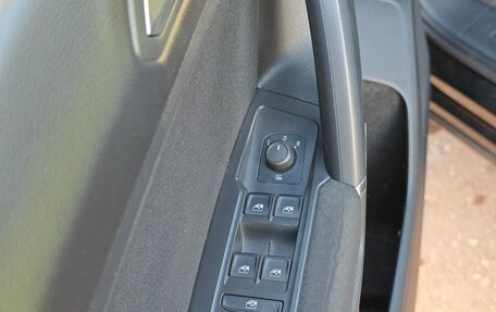 Volkswagen Tiguan II, 2020 год, 2 800 000 рублей, 23 фотография