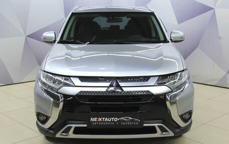 Mitsubishi Outlander III рестайлинг 3, 2020 год, 2 335 500 рублей, 10 фотография