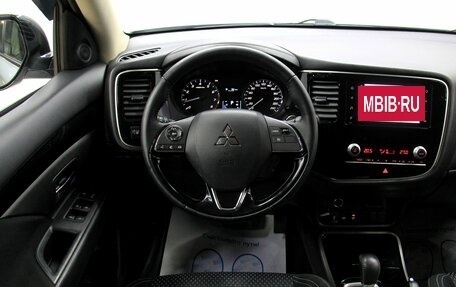 Mitsubishi Outlander III рестайлинг 3, 2020 год, 2 335 500 рублей, 16 фотография