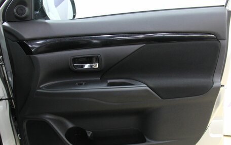 Mitsubishi Outlander III рестайлинг 3, 2020 год, 2 335 500 рублей, 31 фотография