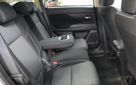 Mitsubishi Outlander III рестайлинг 3, 2020 год, 2 335 500 рублей, 30 фотография