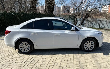 Chevrolet Cruze II, 2011 год, 585 000 рублей, 6 фотография