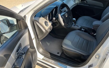 Chevrolet Cruze II, 2011 год, 585 000 рублей, 10 фотография