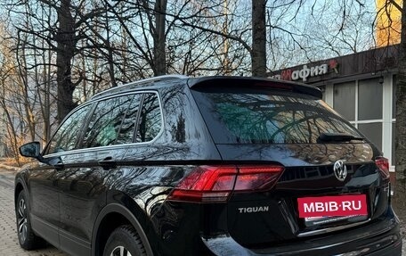 Volkswagen Tiguan II, 2019 год, 2 459 000 рублей, 2 фотография