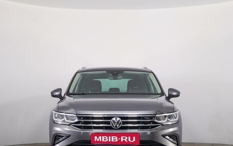 Volkswagen Tiguan II, 2021 год, 3 649 000 рублей, 2 фотография