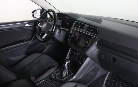 Volkswagen Tiguan II, 2021 год, 3 649 000 рублей, 15 фотография