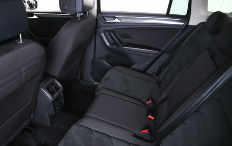 Volkswagen Tiguan II, 2021 год, 3 649 000 рублей, 13 фотография