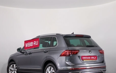 Volkswagen Tiguan II, 2021 год, 3 649 000 рублей, 7 фотография