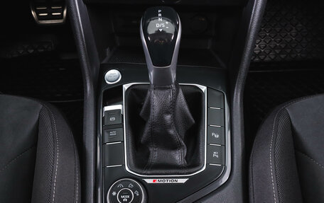 Volkswagen Tiguan II, 2021 год, 3 649 000 рублей, 24 фотография