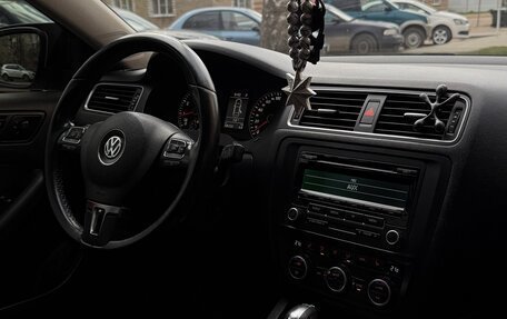 Volkswagen Jetta VI, 2013 год, 1 200 000 рублей, 10 фотография