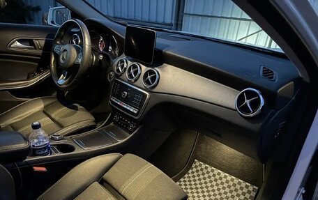 Mercedes-Benz GLA, 2019 год, 2 700 000 рублей, 19 фотография