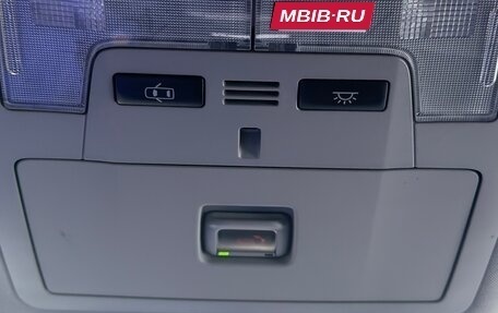 Toyota Camry, 2017 год, 2 400 000 рублей, 10 фотография