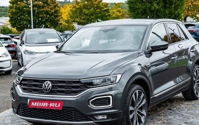 Volkswagen T-Roc I, 2022 год, 2 675 561 рублей, 1 фотография