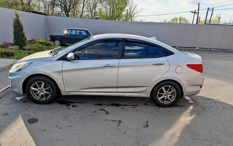 Hyundai Solaris II рестайлинг, 2014 год, 900 000 рублей, 5 фотография