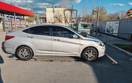 Hyundai Solaris II рестайлинг, 2014 год, 900 000 рублей, 4 фотография