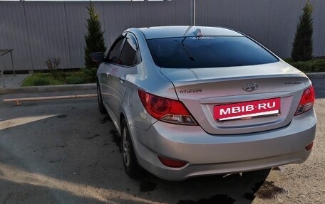 Hyundai Solaris II рестайлинг, 2014 год, 900 000 рублей, 2 фотография