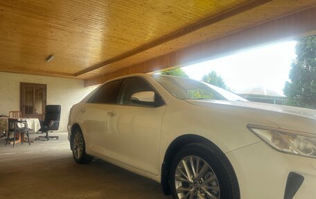 Toyota Camry, 2015 год, 1 730 000 рублей, 2 фотография