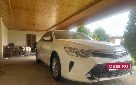 Toyota Camry, 2015 год, 1 730 000 рублей, 3 фотография
