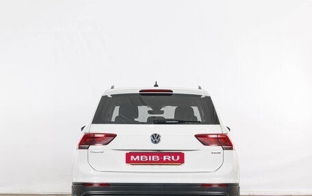 Volkswagen Tiguan II, 2019 год, 2 859 000 рублей, 6 фотография