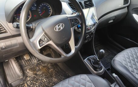 Hyundai Solaris II рестайлинг, 2014 год, 880 000 рублей, 12 фотография