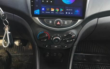 Hyundai Solaris II рестайлинг, 2014 год, 880 000 рублей, 14 фотография