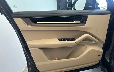 Porsche Cayenne III, 2025 год, 18 490 000 рублей, 10 фотография