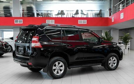 Toyota Land Cruiser Prado 150 рестайлинг 2, 2013 год, 2 490 000 рублей, 2 фотография