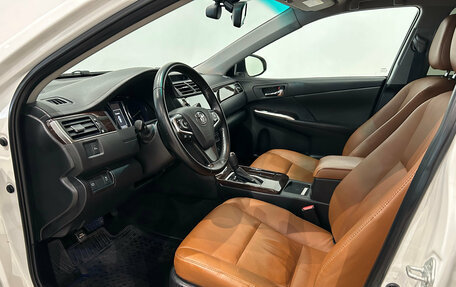 Toyota Camry, 2017 год, 1 799 000 рублей, 15 фотография