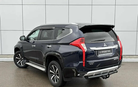 Mitsubishi Pajero Sport III рестайлинг, 2017 год, 2 990 000 рублей, 3 фотография