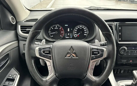 Mitsubishi Pajero Sport III рестайлинг, 2017 год, 2 990 000 рублей, 11 фотография