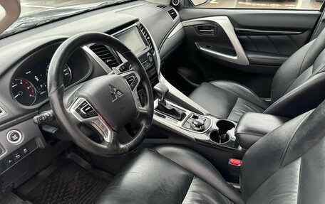 Mitsubishi Pajero Sport III рестайлинг, 2017 год, 2 990 000 рублей, 19 фотография