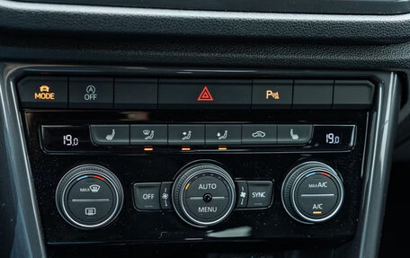 Volkswagen T-Roc I, 2022 год, 2 675 561 рублей, 21 фотография