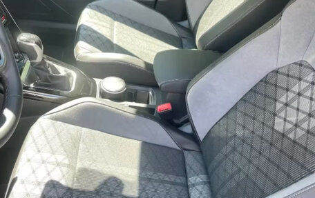 Volkswagen T-Roc I, 2023 год, 3 255 311 рублей, 5 фотография