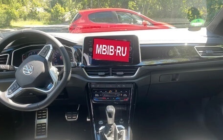 Volkswagen T-Roc I, 2023 год, 3 255 311 рублей, 4 фотография