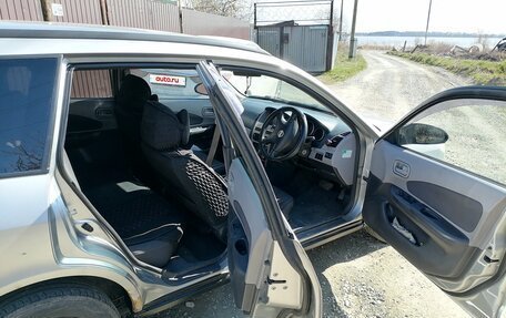 Nissan Wingroad III, 2001 год, 350 000 рублей, 2 фотография