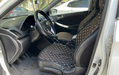 Hyundai Solaris II рестайлинг, 2014 год, 820 000 рублей, 6 фотография